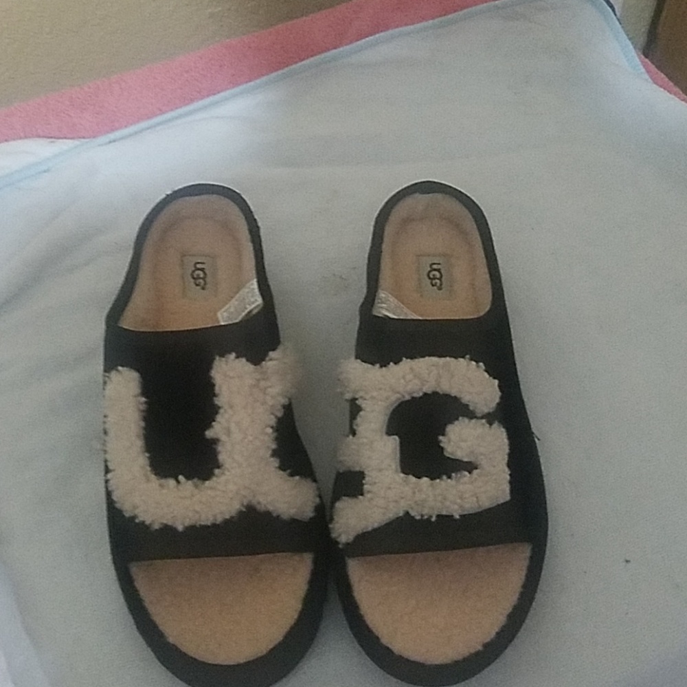 Ugg slidesnwot Ugg slides.